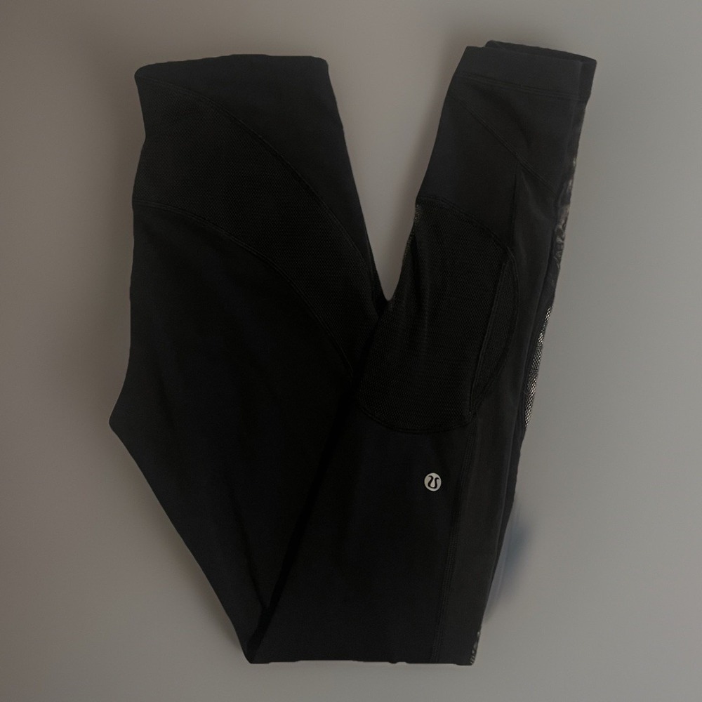 Lululemon Woman's Black Athletic Yoga‎ Ankle Leggings Mesh Size 6
